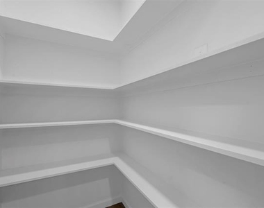5832 Tracyne Drive - Photo Thumbnail 31