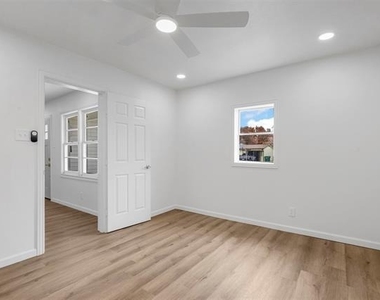 5832 Tracyne Drive - Photo Thumbnail 16