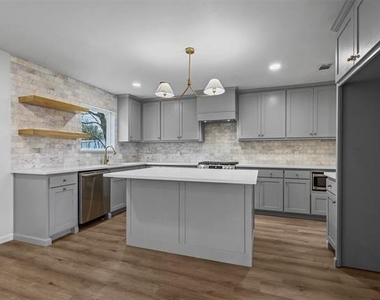5832 Tracyne Drive - Photo Thumbnail 9