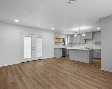 5832 Tracyne Drive - Photo Thumbnail 13