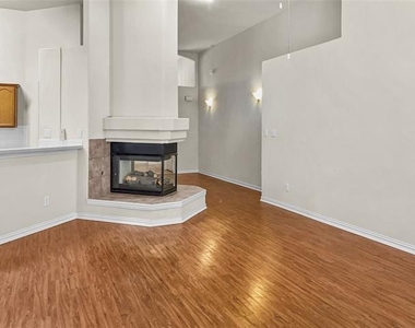 6220 Reddenson Drive - Photo Thumbnail 3