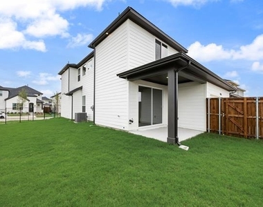 7066 Lathrop Lane - Photo Thumbnail 23