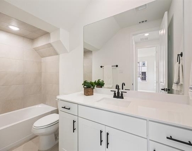 7066 Lathrop Lane - Photo Thumbnail 15