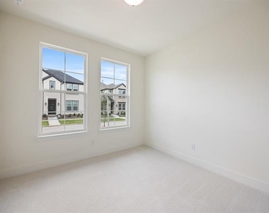 7066 Lathrop Lane - Photo Thumbnail 14