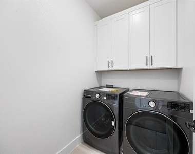7066 Lathrop Lane - Photo Thumbnail 16