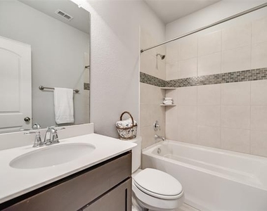 916 Brookville Court - Photo Thumbnail 23