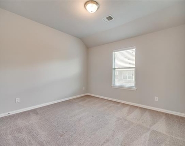 916 Brookville Court - Photo Thumbnail 22