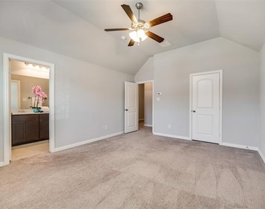 916 Brookville Court - Photo Thumbnail 19