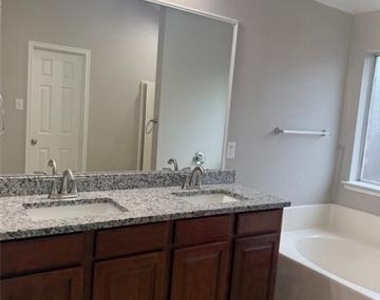 924 Marist Drive - Photo Thumbnail 14