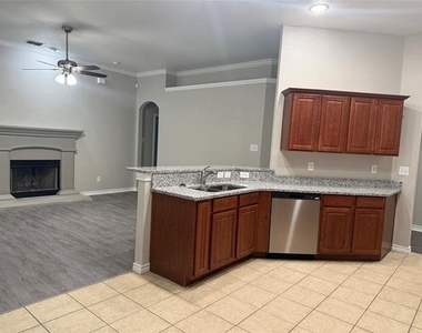 924 Marist Drive - Photo Thumbnail 5