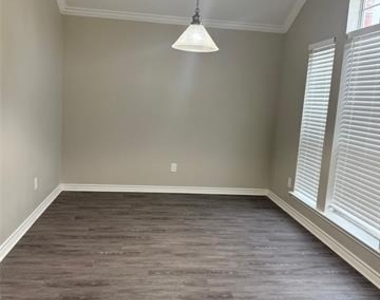 924 Marist Drive - Photo Thumbnail 2