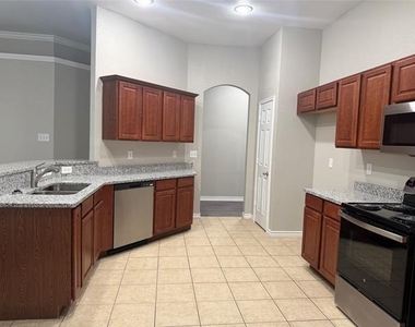 924 Marist Drive - Photo Thumbnail 6