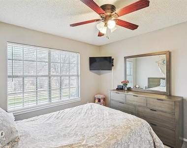 1404 Ross Drive - Photo Thumbnail 13