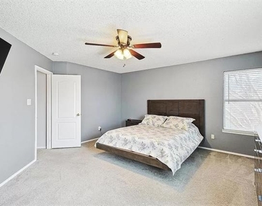 1404 Ross Drive - Photo Thumbnail 9