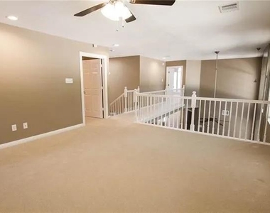9401 Blue Jay Way - Photo Thumbnail 17