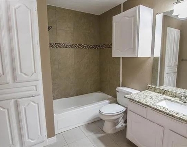 9401 Blue Jay Way - Photo Thumbnail 27