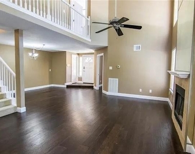 9401 Blue Jay Way - Photo Thumbnail 6