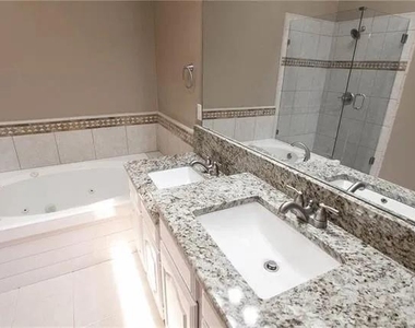 9401 Blue Jay Way - Photo Thumbnail 28