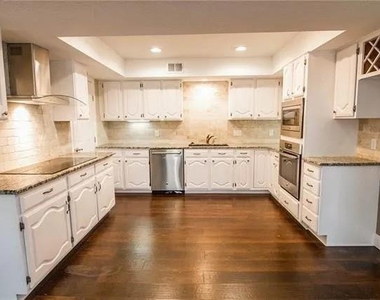 9401 Blue Jay Way - Photo Thumbnail 9