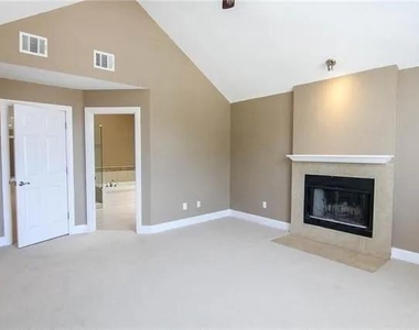 9401 Blue Jay Way - Photo Thumbnail 18