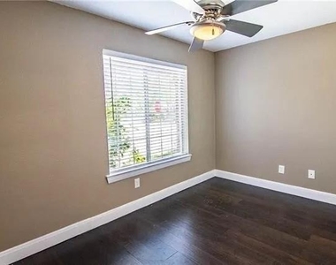 9401 Blue Jay Way - Photo Thumbnail 26