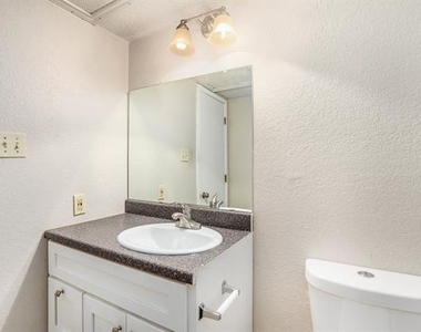 3301 Aurora Street - Photo Thumbnail 11