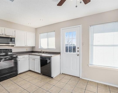 3301 Aurora Street - Photo Thumbnail 22