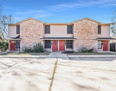 3301 Aurora Street - Photo Thumbnail 2