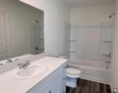2105 Meadow Park Drive - Photo Thumbnail 15