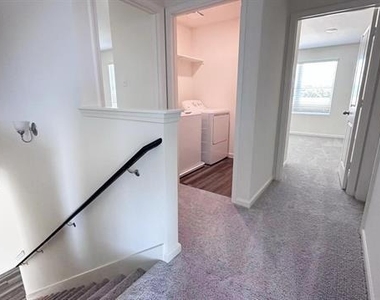 2105 Meadow Park Drive - Photo Thumbnail 7