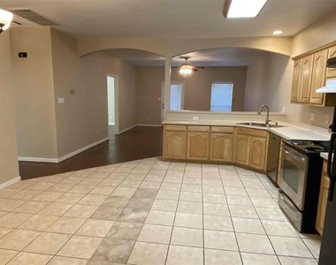 300 E Main Street - Photo Thumbnail 8