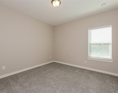 3027 Songbird Lane - Photo Thumbnail 4
