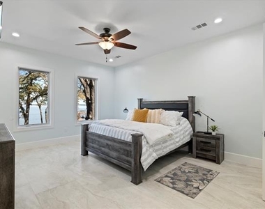 8791 Southern Shore Court - Photo Thumbnail 17