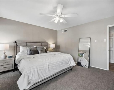 7730 Meadow Road - Photo Thumbnail 16