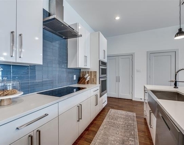 712 Rainwater Road - Photo Thumbnail 10