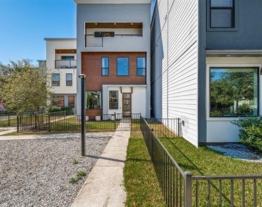 712 Rainwater Road - Photo Thumbnail 1