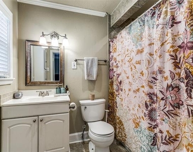 4558 Roland Avenue - Photo Thumbnail 10