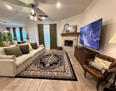4007 Gallivant Drive - Photo Thumbnail 5