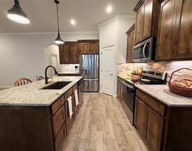 4007 Gallivant Drive - Photo Thumbnail 10