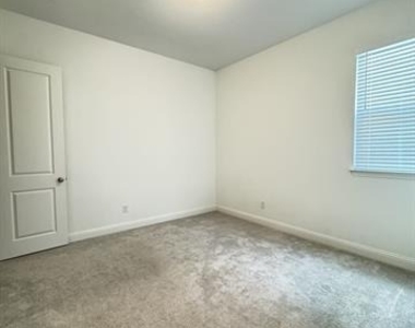 4516 Hammerstein Boulevard - Photo Thumbnail 31