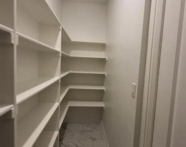 4516 Hammerstein Boulevard - Photo Thumbnail 15