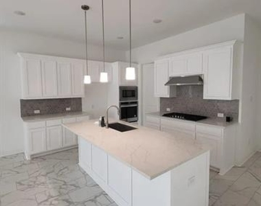 4516 Hammerstein Boulevard - Photo Thumbnail 12