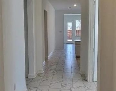 4516 Hammerstein Boulevard - Photo Thumbnail 6