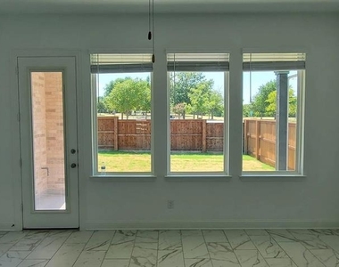 4516 Hammerstein Boulevard - Photo Thumbnail 16