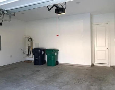 4516 Hammerstein Boulevard - Photo Thumbnail 36
