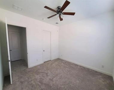 4516 Hammerstein Boulevard - Photo Thumbnail 26