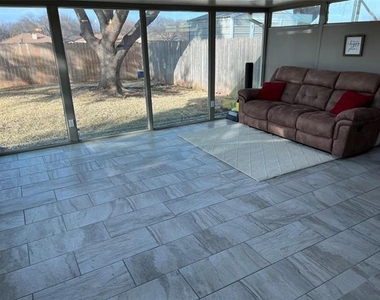 2902 Rex Allen Drive - Photo Thumbnail 13