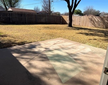 2902 Rex Allen Drive - Photo Thumbnail 22