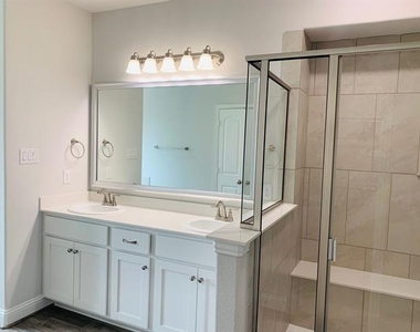 7804 Cottonwood Drive - Photo Thumbnail 12
