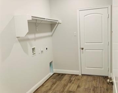 7804 Cottonwood Drive - Photo Thumbnail 20